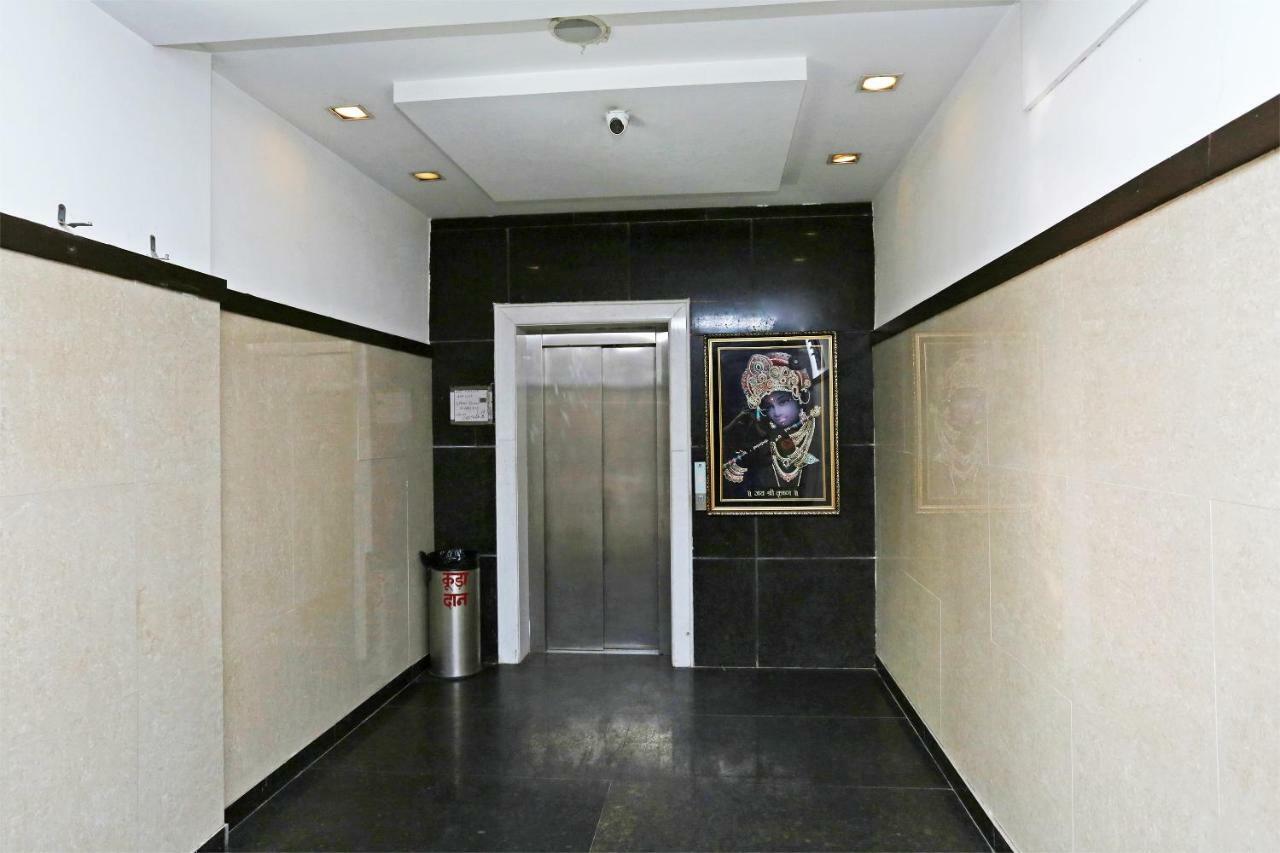 Oyo 13564 Near Prem Mandir Hotell Mathura Exteriör bild
