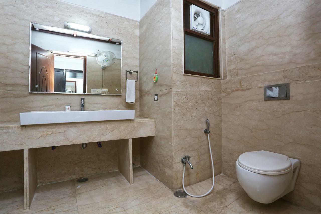 Oyo 13564 Near Prem Mandir Hotell Mathura Exteriör bild