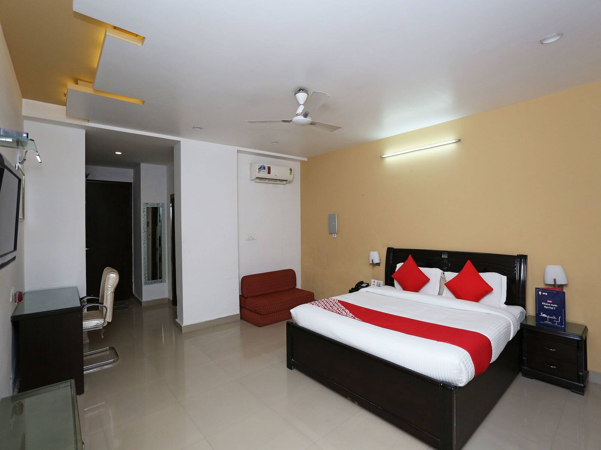Oyo 13564 Near Prem Mandir Hotell Mathura Exteriör bild